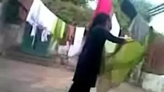 قضيبان إيطاليان يضربان صديقته السابقة في مشهد صريح