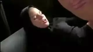 متعة ديسي محرمة: سكس هاردكور مع عربيات محجبات