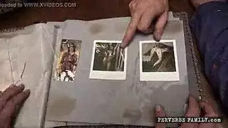 فتيات أجنبيات في فيلم إباحي قوي على الطاولة