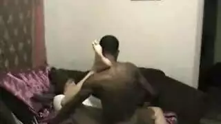 شقراء تركبها من متزلج أسود في مشهد إباحي بري