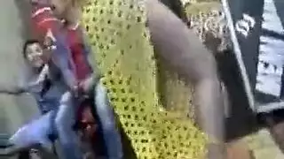 فتاة مصرية ممتلئة الجسم ترقص عارية – مستعدة لعلاقة جنسية قوية