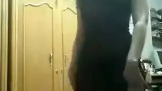 رقص البيجامة السوداء ينتهي بالقذف داخلها