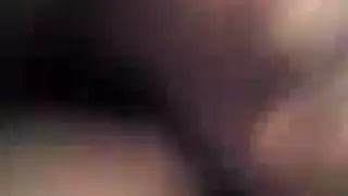 وشم مقلاع على شقراء في فيديو جنس صريح