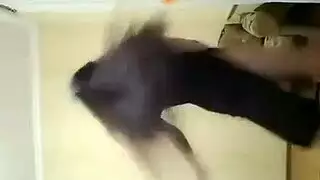 عاهرة عربية عارية تتحرك بحركات صريحة