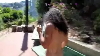 كس أملس و مشعر ينيك بوضعية الكلب