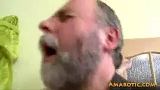 مشاجرات ذوات المؤخرة الكبيرة في معركة بورن