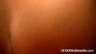 ينيك أمه واخته أثناء مشاهده التلفاز