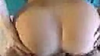 محجبة جزائرية تتعرض لتدمير فتحاتها بواسطة قضيب كبير