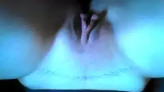 اختراق ثقب عذراء فارسية صغيرة ومشدودة