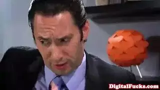 نشاط جنسي قاسي في الكس مع فتاة ذات صدر كبير