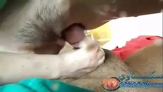 عربي مثير تحت تأثير النشوة يضربها بقوة في عرض صريح على الكاميرا