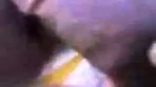 فتاة سودانية تأخذ قضيبًا ضخمًا بعمق في مهبلها الضيق