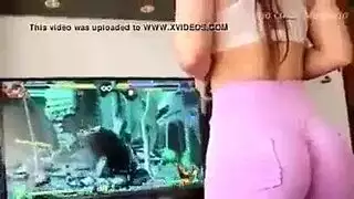 قذف في الكلبة البني