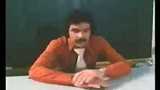 الحقيقة المجهولة: عاهرات الإباحية يمسكن قضبان قاسية من أجل الفيلم