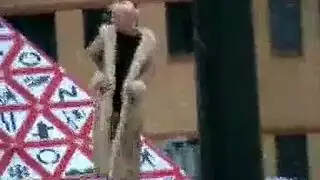 تجميع لوضعية الكلب والقذف الداخلي لكارينا كابور