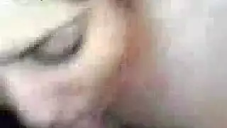 أفلام إباحية مترجمة: عاهرات مستسلمات تأخذ كل شيء