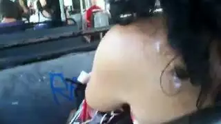 استمناء خفي في الحافلة وفرك على جسد فتاة مثير