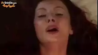 مشهد كليوباترا السحاقي: أكشن كس مبلل