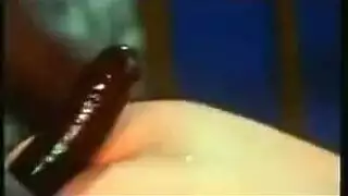 ناك عرقي: فم مليء بالزبر ولسان على البظر