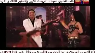 راقصة البطن مثيرة تمارس الجنس في مشهد إباحي صريح