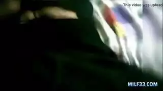 مراهقة مثيرة تئن بوحشية أثناء فعل إباحي