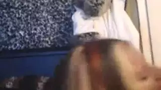 جميلة يائسة تمارس الجنس الفموي المزدوج مع رجلين كبيري السن