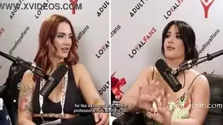 الام تطلب من ابنها ان يجلب اصدقائه لنيكها