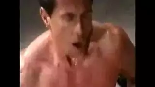 الإلهة المراهقة كانوك تستمتع بمشاهد إباحية جامحة مع صديقها في سيناريوهات متنوعة