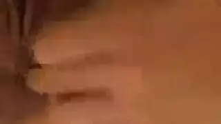 أول ثلاثي: شقراوان تمارسان الجنس بقوة