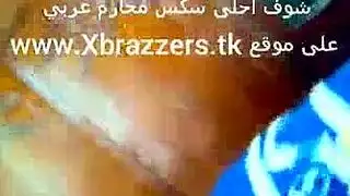 تسجيل سري لامرأة ناضجة تخلع ملابسها لمشهد إباحي
