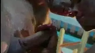 سادي xxx: نساء يمارسن الجنس مع كلاب بقوة