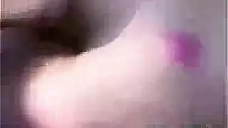 جنس على الشاطئ العام: مراهقة إيطالية تركب قضيبًا كبيرًا