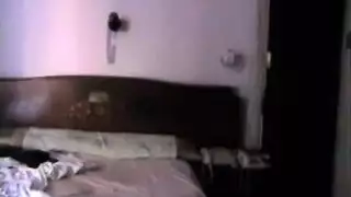 فتاة مصرية ترقص بسخونة ثم تُنكح بزب كبير