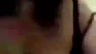 عاهرة بغدادية تمتلئ مهبلها بالسائل المنوي في مقطع محلي