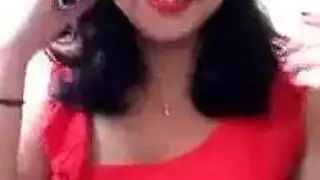 عاهرة مصرية ساخنة تحتاج سائلك المنوي لشحن هاتفها