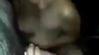 ضعف الفرج لهذا القضيب في علاقة ثلاثية صريحة