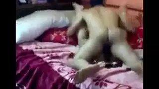 عنتيل مصري ينزل نيك ودعك في شرموطة علي سرير