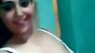 عودة سحر: إباحية ثلاثي خشنة مع إنهاء بالقذف الداخلي