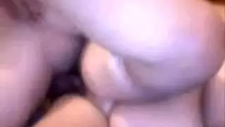 ١ فتاة مصرية تأخذ ضربات قاسية في غرفة النوم في مشهد إباحي صريح